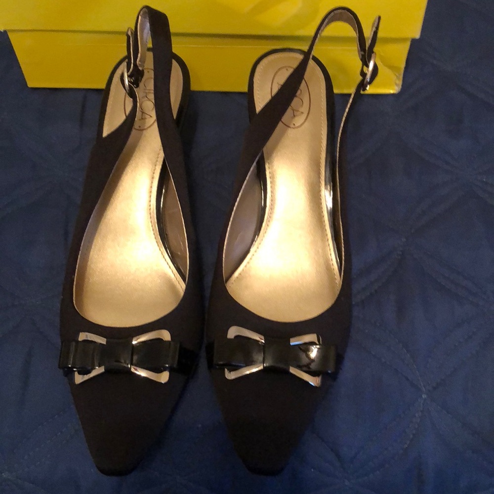 Black sling back bow-tie dress heels